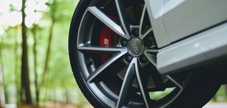 Choosing Between Budget, Mid-Range & Premium Tyres