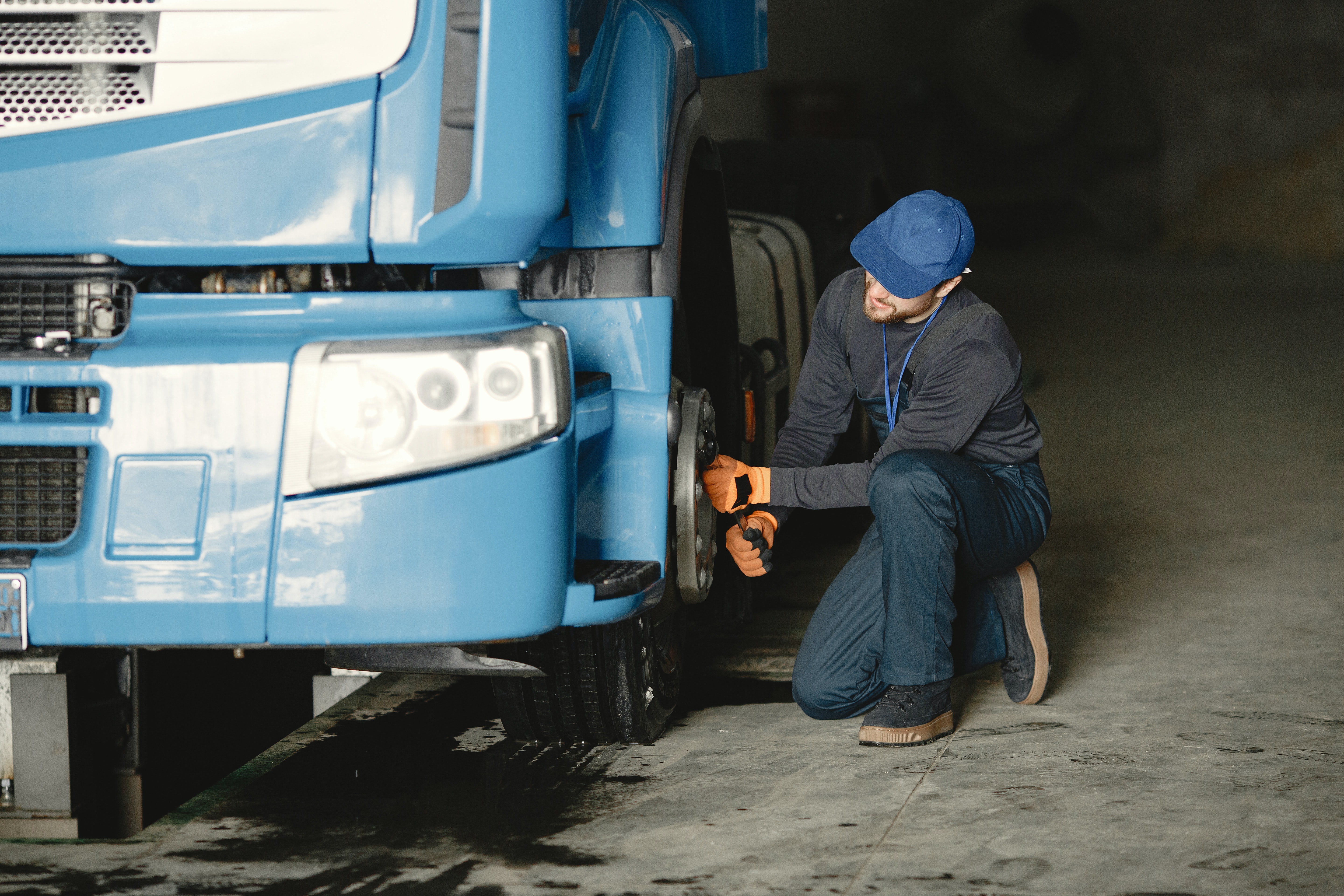 The Truck Tyres Guide to Understanding Tyre Replacement