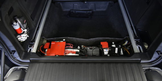 كيف تعمل بطارية سيارتك؟