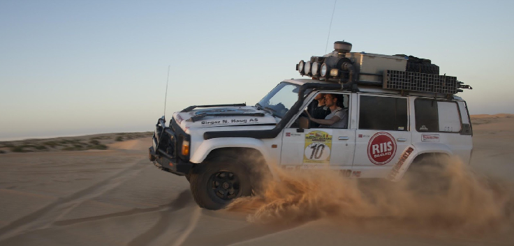 How To Set Your Tyre Pressure For Off-Roading On Sand